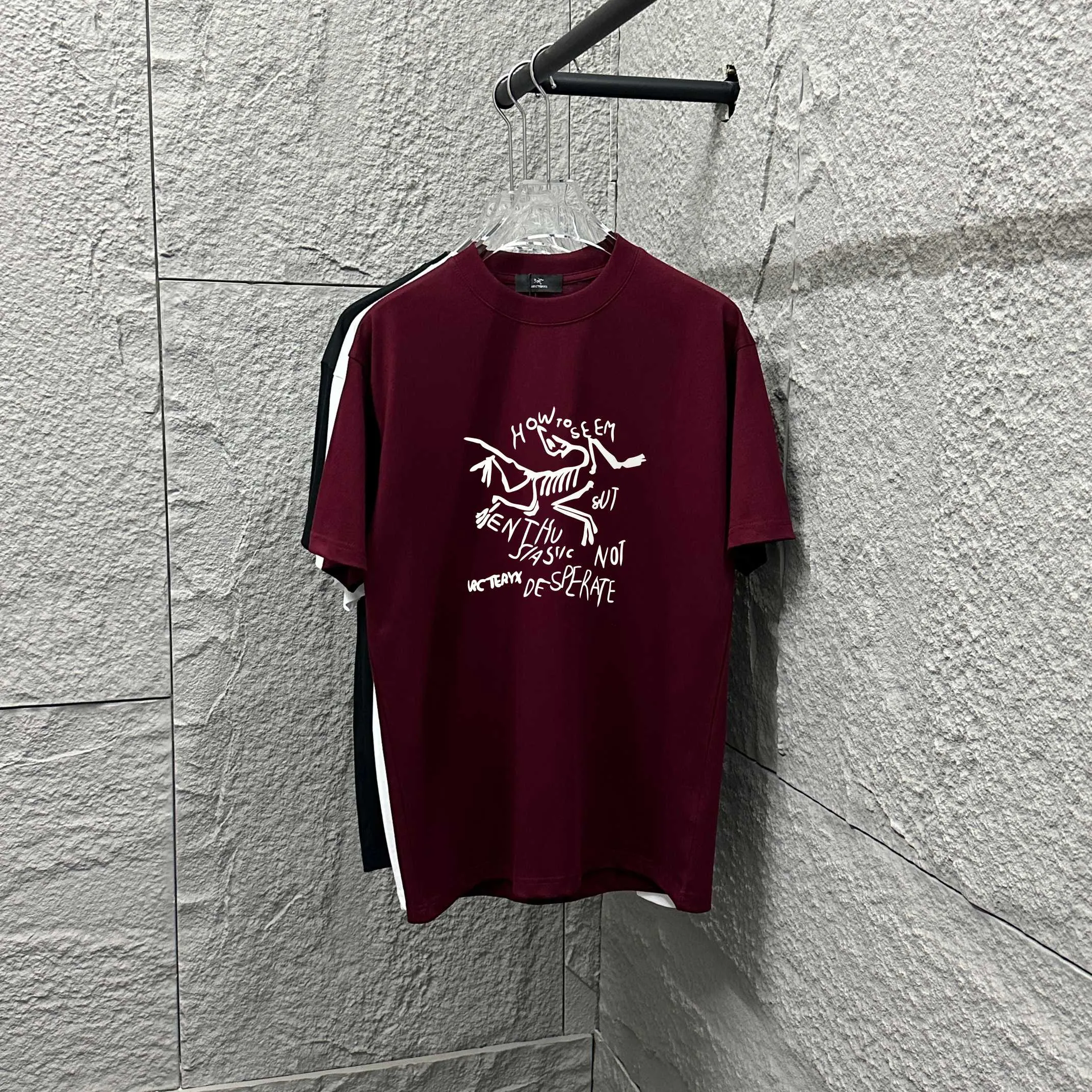 ARC'TERYX* * 2025 New Arrival Classic logo T Same Style ：Black White Red Size： S （90-130 ） M （120-150 ） L （140-165 ） XL （160-180 ） XXL （180 ）